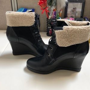 Franco Sarto Black bottles w/ wool